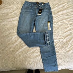 LEE RELAXED FIT FLEECE LINED JEAN IN ALPINE FROST.